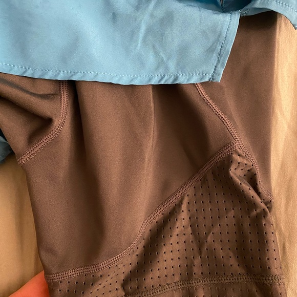 Fabletics Run shorts - Picture 3 of 4
